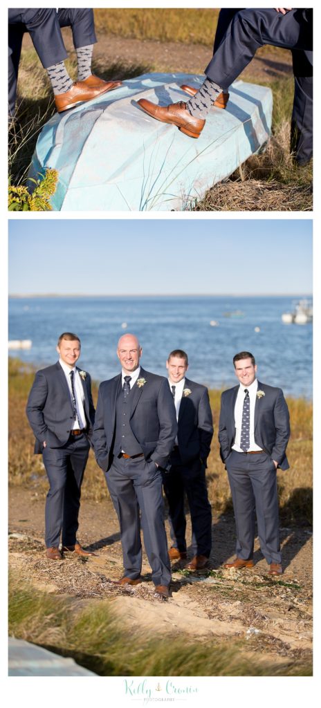 A groom stands with his buddies | Kelly Cronin Photography | Cape Cod Wedding Photographer