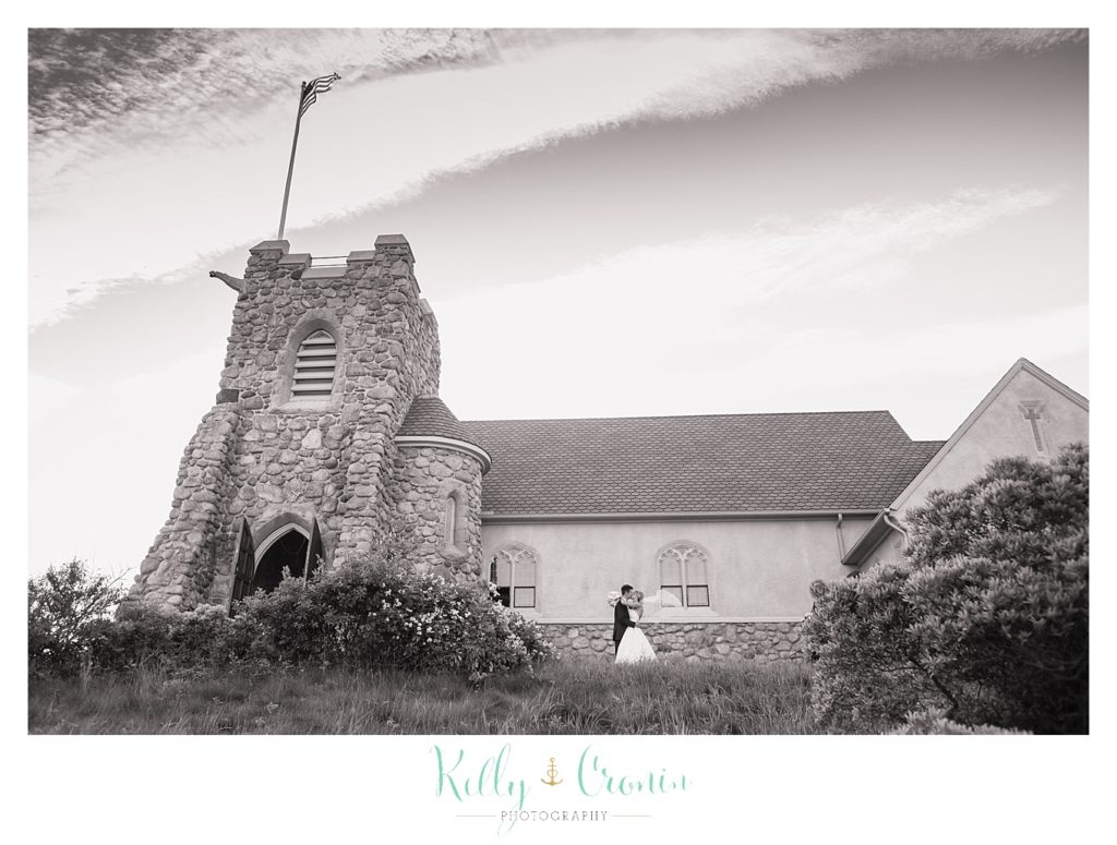 A couple gets married in a castle  | Kelly Cronin Photography | Cape Cod Wedding Photographer