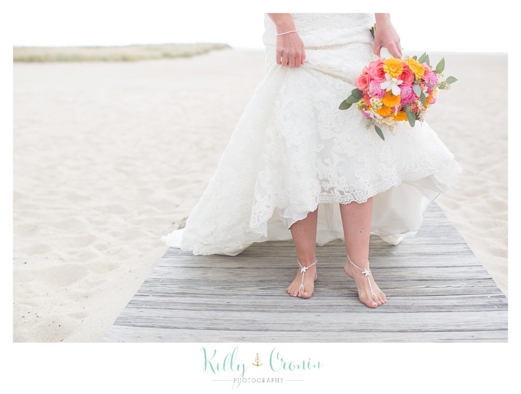 A bride has bare feet | Kelly Cronin Photography | Cape Cod Wedding Photographer