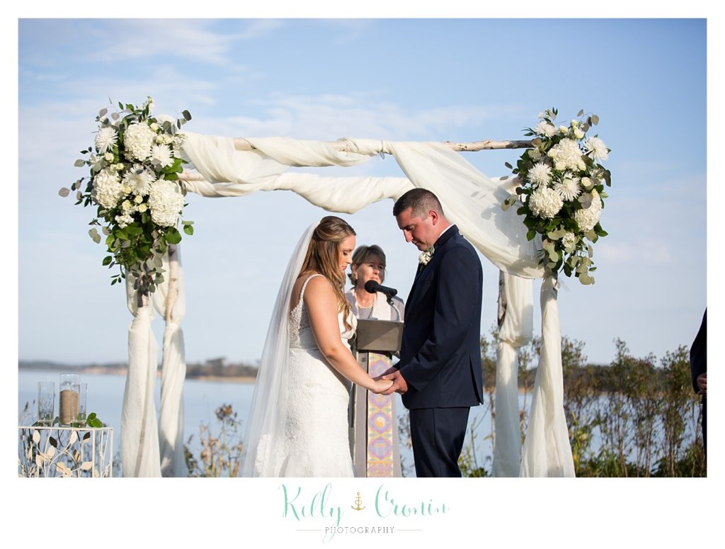 A couple say their vows | Kelly Cronin Photography | Cape Cod Wedding Photographer