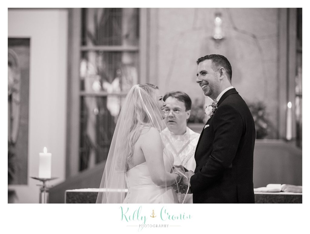 A couple says their vows  | Kelly Cronin Photography | Cape Cod Wedding Photographer