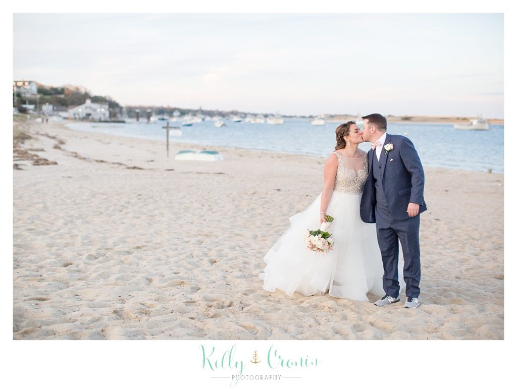 Newlyweds kissing | Kelly Cronin Photography | Cape Cod Wedding Photographer
