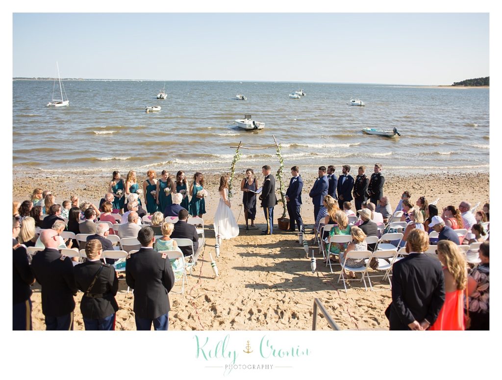 A wedding happens on the shore | Wedding Photographer in Cape Cod | Kelly Cronin Photography