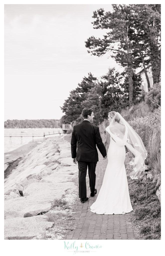 Romance in Cape Cod. | Captured by Kelly Cronin Photography
