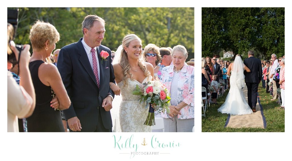 A man walks his daughter down the aisle | Kelly Cronin Photography | CJ's Ranch