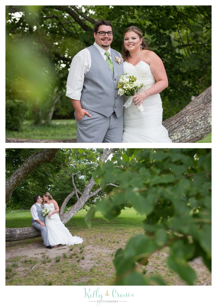 A bride and groom steal a moment to themselves | Kelly Cronin Photography | Ocean Edge Resort and Golf Club