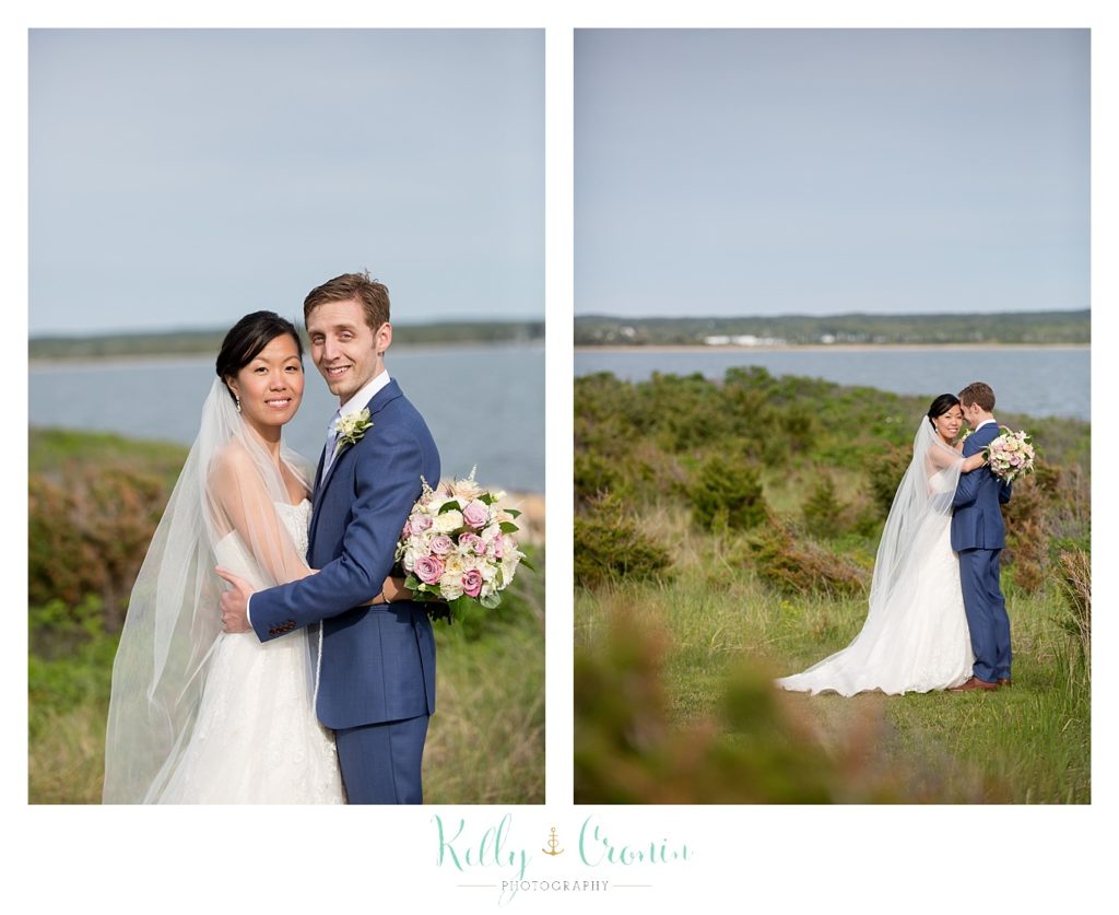 A couple kiss on their wedding day | Kelly Cronin | Wing's Neck Light 