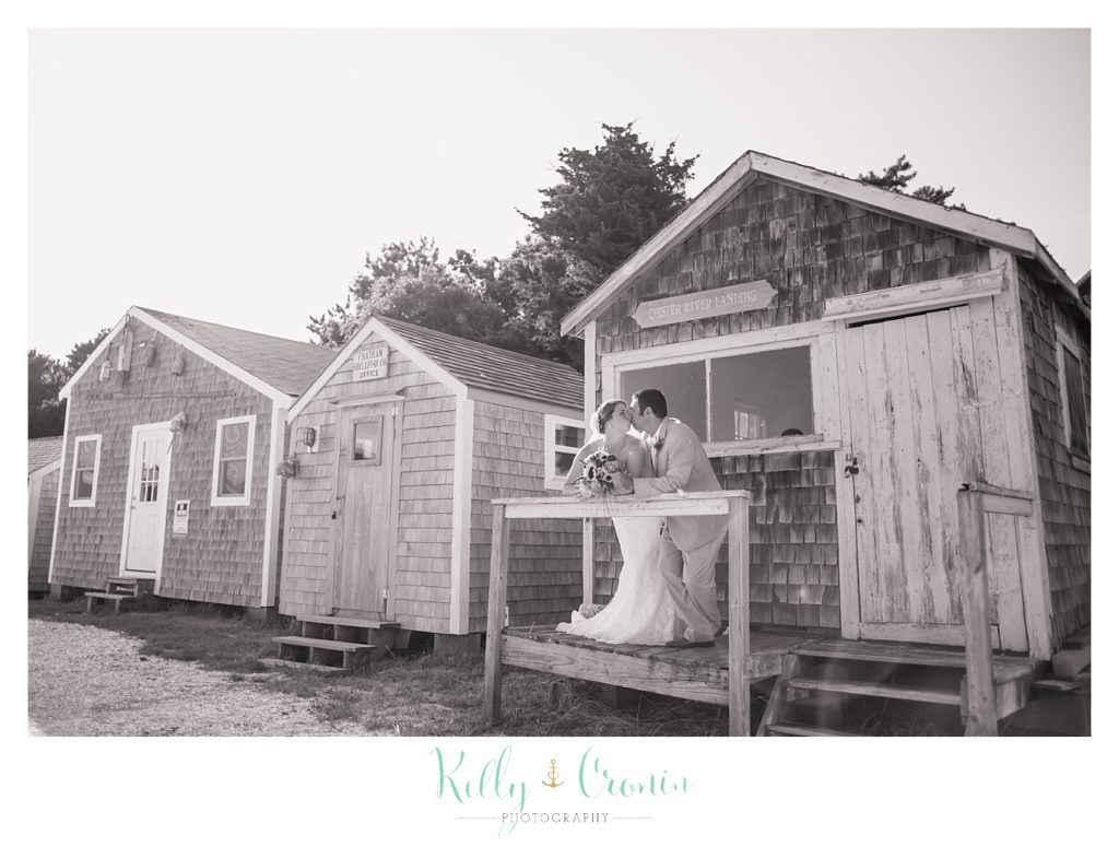 A couple take a moment alone together  | Kelly Cronin Photography | Oyster River Landing