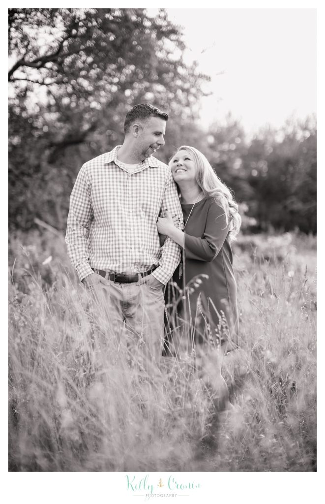 A woman adores her man  | Kelly Cronin Photography | Outdoor Engagement Session