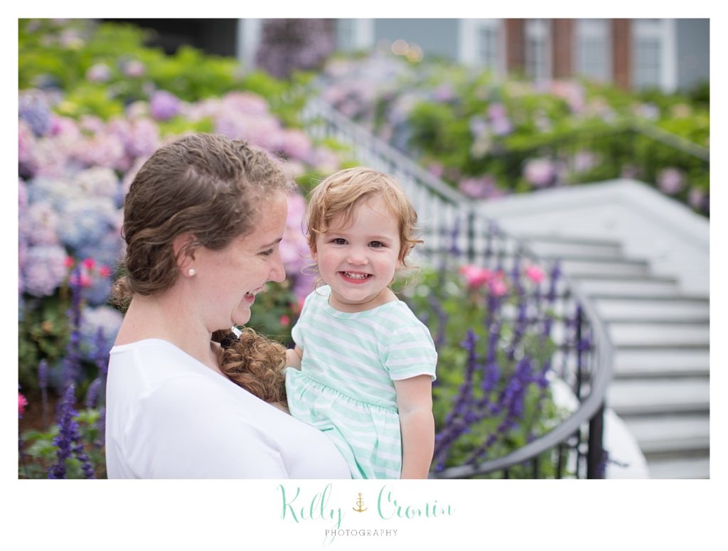 Outdoor Family Pictures | Kelly Cronin Photography